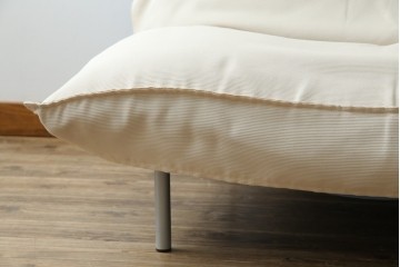 中古　フランス　Ligne Roset(リーン・ロゼ)　ROSETCalin(ロゼカラン)　張り地Lランク　専用イージーカバー付き　12段階リクライニング付き　おしゃれなスチールレッグの1Pソファ　定価約30万円相当　(R-080030)