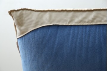 中古　フランス　Ligne Roset(リーン・ロゼ)　ROSETCalin(ロゼカラン)　張り地Lランク　専用イージーカバー付き　12段階リクライニング付き　おしゃれなスチールレッグの1Pソファ　定価約30万円相当　(R-080030)