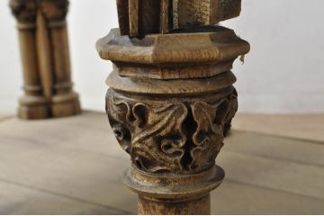 フランスアンティーク　オーク材　彫刻装飾がアクセントの引き伸ばし式の展示台(作業台、飾り台、花台、陳列台、伸縮式テーブル、伸長式、店舗什器、カウンターテーブル、ライブラリーテーブル、ディスプレイ)(R-080033)