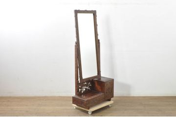 中古　美品　軽井沢彫り　細部まで施された彫刻や透かし彫りが美しい鏡台(ドレッサー、姿見、ミラー)(R-080036)