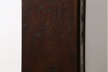 中古　美品　軽井沢彫り　細やかな彫り込みが目を引く下駄箱(シューズボックス、収納棚、戸棚、靴箱、玄関収納)(R-080038)