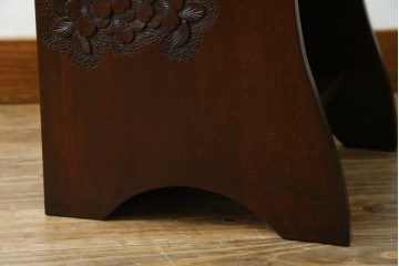 中古　美品　軽井沢彫り　繊細な桜の彫刻が美しいスリッパラック　(R-080039)