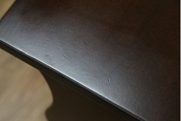 中古　美品　軽井沢彫り　繊細な桜の彫刻が美しいスリッパラック　(R-080039)