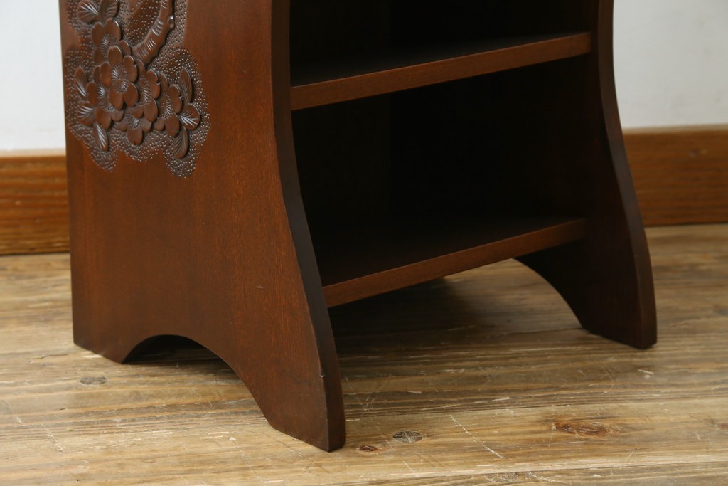 中古　美品　軽井沢彫り　繊細な桜の彫刻が美しいスリッパラック　(R-080039)