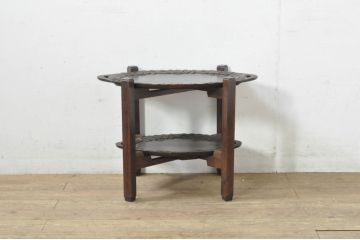 中古　美品　軽井沢彫り　縁取りとして施された桜の彫刻がアクセントのトレー(お盆)付きサイドテーブル(ナイトテーブル、花台、飾り台)(R-080040)