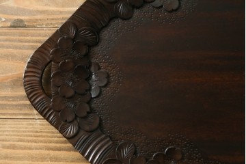 中古　美品　軽井沢彫　天板が取り外せてトレーとしても使えて便利!　桜の彫刻がアクセントのサイドテーブル　(R-080040)