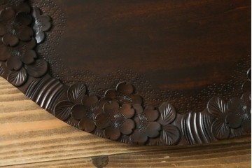 中古　美品　軽井沢彫　天板が取り外せてトレーとしても使えて便利!　桜の彫刻がアクセントのサイドテーブル　(R-080040)