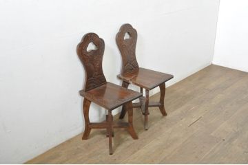 中古　軽井沢彫り　桜　贅沢な総彫り仕上げの板座チェア2脚セット(ダイニングチェア、アームレスチェア、椅子、イス、バラ売り可能)(R-080042)
