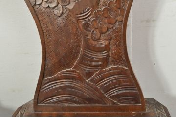 中古　軽井沢彫り　桜　贅沢な総彫り仕上げの板座チェア2脚セット(ダイニングチェア、アームレスチェア、椅子、イス、バラ売り可能)(R-080042)