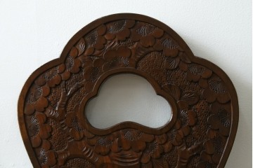 中古　軽井沢彫り　桜の総彫り仕上げが見事な板座チェア2脚セット　(R-080042)