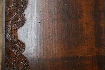 中古　軽井沢彫り　桜の総彫り仕上げが見事な板座チェア2脚セット　(R-080042)