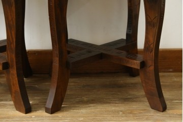 中古　軽井沢彫り　桜の総彫り仕上げが見事な板座チェア2脚セット　(R-080042)