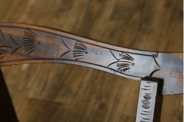 中古　軽井沢彫り　桜の総彫り仕上げが見事な板座チェア2脚セット　(R-080042)