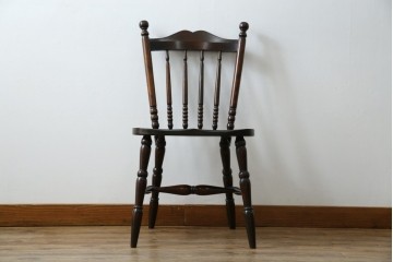 中古　北海道民芸家具　クラシカルな雰囲気を醸し出すスピンドルチェア　(R-080044)