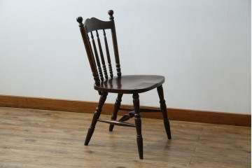 中古　北海道民芸家具　クラシカルな雰囲気を醸し出すスピンドルチェア　(R-080044)