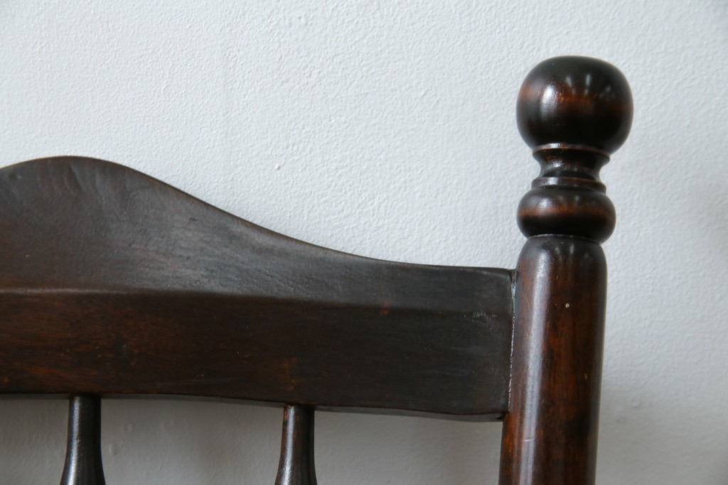 中古　北海道民芸家具　クラシカルな雰囲気を醸し出すスピンドルチェア　(R-080044)