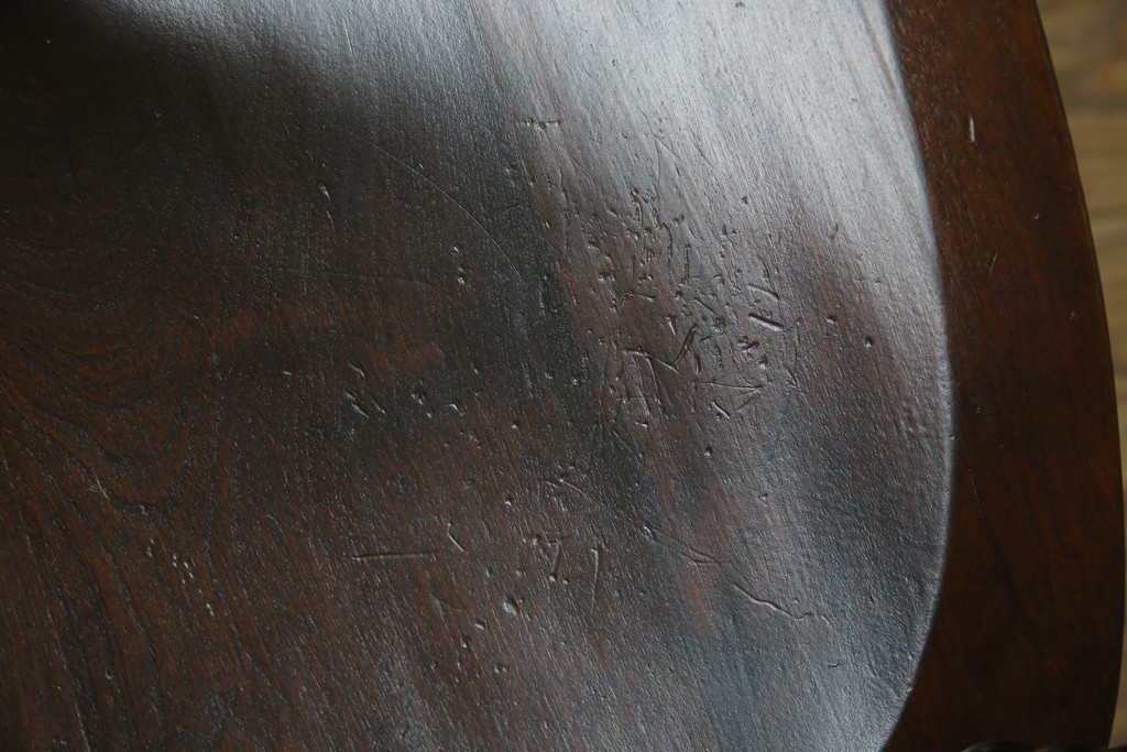 中古　北海道民芸家具　クラシカルな雰囲気を醸し出すスピンドルチェア　(R-080044)