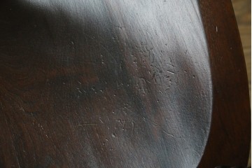 中古　北海道民芸家具　クラシカルな雰囲気を醸し出すスピンドルチェア　(R-080044)