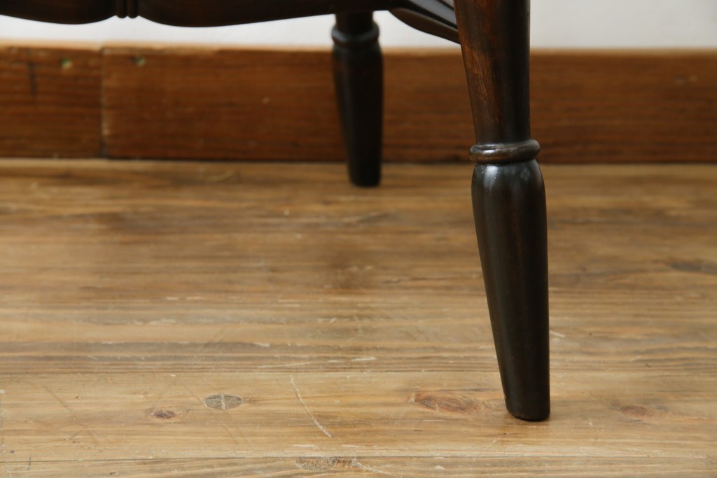 中古　北海道民芸家具　クラシカルな雰囲気を醸し出すスピンドルチェア　(R-080044)