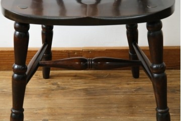 中古　北海道民芸家具　クラシカルな雰囲気を醸し出すスピンドルチェア　(R-080044)