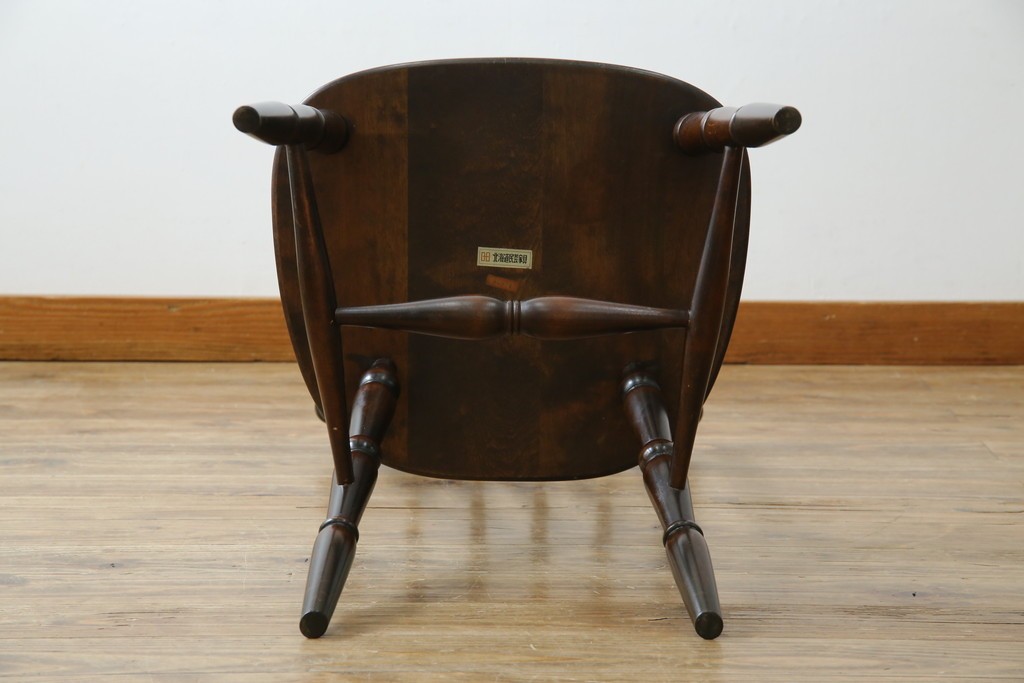 中古　北海道民芸家具　クラシカルな雰囲気を醸し出すスピンドルチェア　(R-080044)