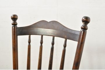中古　北海道民芸家具　クラシカルな雰囲気を醸し出すスピンドルチェア(椅子、板座チェア、ダイニングチェア)(R-080044)