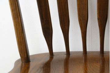 中古　美品　ブランド家具　希少な廃番品　カントリースタイル　レッドオーク　Shin-Lee(シンリー) 　滑らかな木肌とシックな佇まいが魅力のボーバックチェア(板座チェア、椅子、イス、ダイニングチェア、ウィンザーチェア)(R-080045)