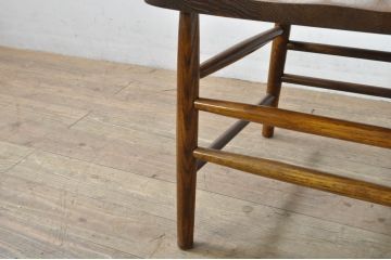 中古　美品!!　ブランド家具　Shin-Lee(シンリー) 　滑らかな木肌とシックな佇まいが魅力のアームチェア(板座チェア、椅子、イス、ウィンザーチェア)(R-080047)