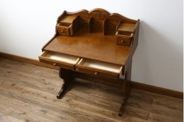 中古　ブランド家具　希少な廃番品!!　三越家具　Brugge(ブルージュ)　温かみのあるデザインが魅力の小振りなデスク(机、ワークデスク、在宅用、簿記机、引き出し)(R-080049)