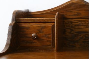 中古　ブランド家具　希少な廃番品!!　三越家具　Brugge(ブルージュ)　温かみのあるデザインが魅力の小振りなデスク(机、ワークデスク、在宅用、簿記机、引き出し)(R-080049)