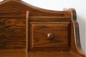 中古　ブランド家具　希少な廃番品!!　三越家具　Brugge(ブルージュ)　温かみのあるデザインが魅力の小振りなデスク(机、ワークデスク、在宅用、簿記机、引き出し)(R-080049)