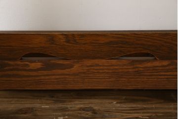 中古　ブランド家具　希少な廃番品!!　三越家具　Brugge(ブルージュ)　温かみのあるデザインが魅力の小振りなデスク(机、ワークデスク、在宅用、簿記机、引き出し)(R-080049)