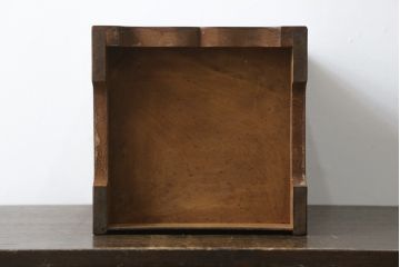 中古　美品!!　民芸家具　日光彫り　大胆に施された花の彫りが美しい小引き出し(卓上収納、小物収納)(R-080051)