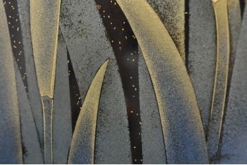 中古　美品　伝統工芸　輪島塗沈金　蒔絵作家　佐藤幸一作　雅やかなデザインが上質な和を高める飾り棚(茶棚、茶箪笥、収納棚、戸棚)(定価約380万円)(R-080056)