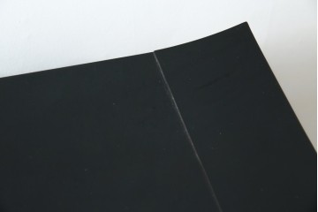 中古　美品　伝統工芸　輪島塗沈金　蒔絵作家　佐藤幸一作　雅やかなデザインが上質な和を高める飾り棚　定価約380万円相当　(R-080056)