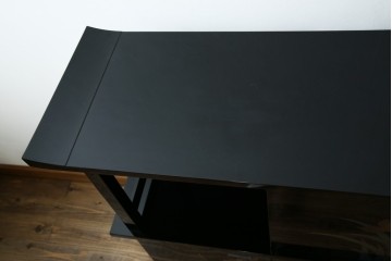 中古　美品　伝統工芸　輪島塗沈金　蒔絵作家　佐藤幸一作　雅やかなデザインが上質な和を高める飾り棚　定価約380万円相当　(R-080056)