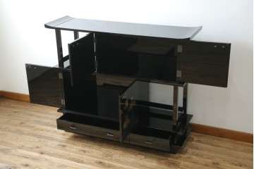 中古　美品　伝統工芸　輪島塗沈金　蒔絵作家　佐藤幸一作　雅やかなデザインが上質な和を高める飾り棚　定価約380万円相当　(R-080056)