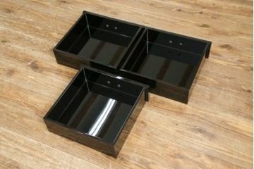 中古　美品　伝統工芸　輪島塗沈金　蒔絵作家　佐藤幸一作　雅やかなデザインが上質な和を高める飾り棚　定価約380万円相当　(R-080056)