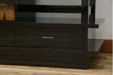 中古　美品　伝統工芸　輪島塗沈金　蒔絵作家　佐藤幸一作　雅やかなデザインが上質な和を高める飾り棚　定価約380万円相当　(R-080056)