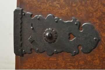 和製アンティーク　明治期　半櫃(ハンガイ)　古い時代の味わいが感じられる船箪笥(舟箪笥、和たんす、衣装タンス、収納箪笥、時代箪笥、引き出し、ローチェスト、ローボード)(R-080058)