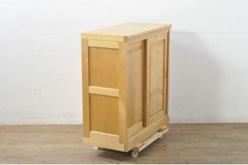 中古　希少カラー　北海道民芸家具　明るい木色がすっきりとした印象の下駄箱(収納棚、戸棚、靴箱、下足入れ、くつ箱、シューズボックス)(R-080059)