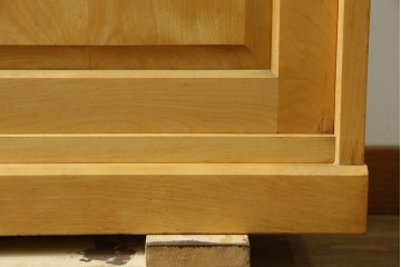 中古　希少カラー　北海道民芸家具　明るい木色がすっきりとした印象の下駄箱　(R-080059)
