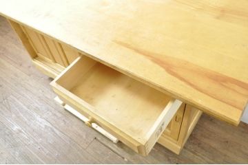 中古　北海道民芸家具　天板カット・天板塗り直し費用込み!!　木のぬくもりを感じるサイドボード(キッチンカウンター、レジカウンター、作業台、収納棚、戸棚、カウンターテーブル、店舗什器)(R-080060)