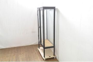 和製アンティーク　希少!!　黒漆塗り　男前インテリアを盛り上げるグレモン錠付ケビントガラスケース(キャビネット、Gケース、コレクションケース、ディスプレイケース、ショーケース、飾り棚、陳列棚、店舗什器)(R-080061)