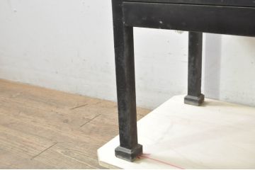 和製アンティーク　希少!!　黒漆塗り　男前インテリアを盛り上げるグレモン錠付ケビントガラスケース(キャビネット、Gケース、コレクションケース、ディスプレイケース、ショーケース、飾り棚、陳列棚、店舗什器)(R-080061)