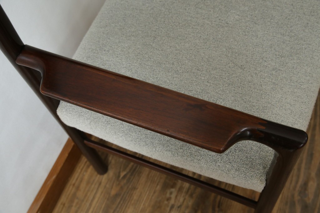 和製ヴィンテージ　希少な廃番品!!　CONDE HOUSE(カンディハウス)　ゴルファーシリーズ　北欧風のおしゃれなデザインが素敵なアームチェア　(R-080063)