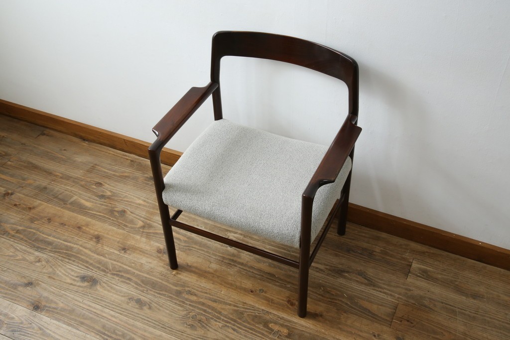 和製ヴィンテージ　希少な廃番品!!　CONDE HOUSE(カンディハウス)　ゴルファーシリーズ　北欧風のおしゃれなデザインが素敵なアームチェア　(R-080063)