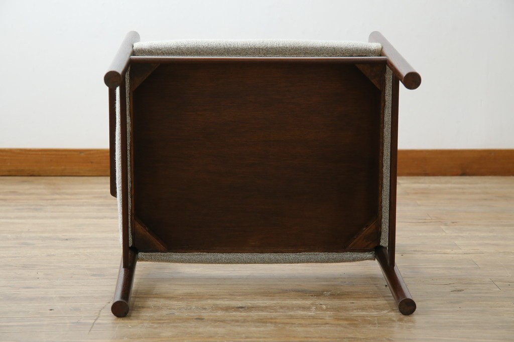 和製ヴィンテージ　希少な廃番品!!　CONDE HOUSE(カンディハウス)　ゴルファーシリーズ　北欧風のおしゃれなデザインが素敵なアームチェア　(R-080063)