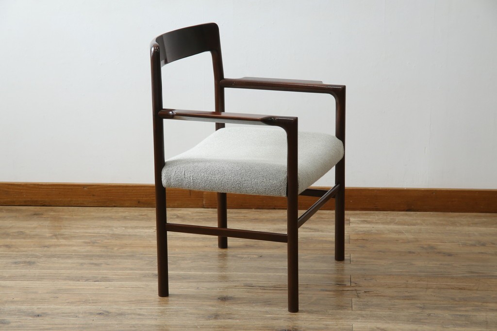 和製ヴィンテージ　希少な廃番品!!　CONDE HOUSE(カンディハウス)　ゴルファーシリーズ　北欧風のおしゃれなデザインが素敵なアームチェア　(R-080063)