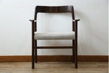 和製ヴィンテージ　希少な廃番品!!　CONDE HOUSE(カンディハウス)　ゴルファーシリーズ　北欧風のおしゃれなデザインが素敵なアームチェア　(R-080063)